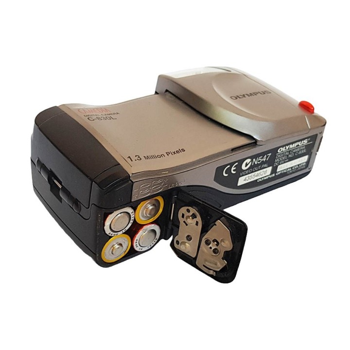 OLYMPUS C-830L