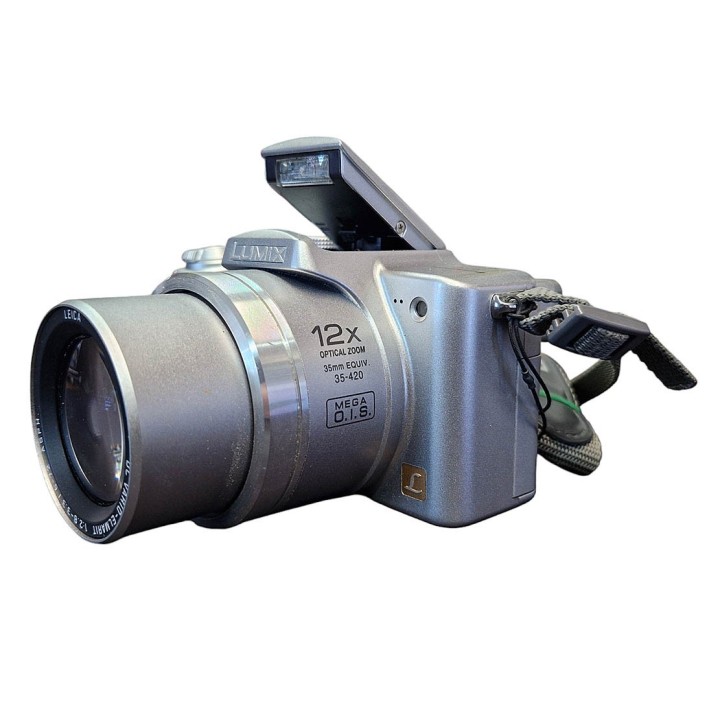 Panasonic LUMIX DMC-FZ4