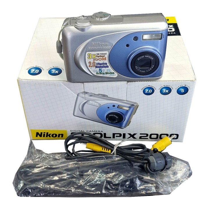NIKON COOLPIX 2000 (2M)