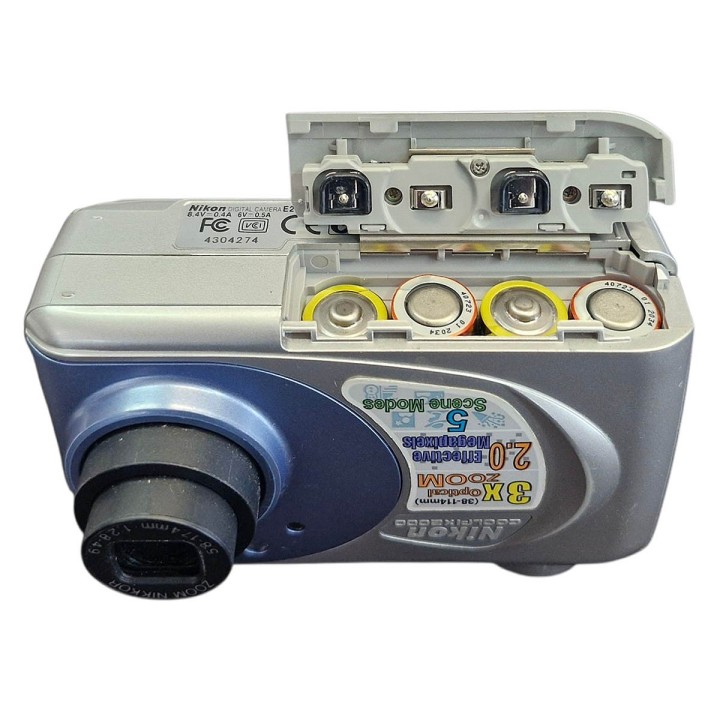 NIKON COOLPIX 2000 (2M)
