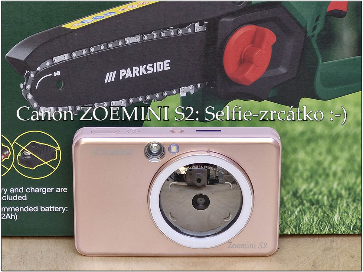 Canon Zoemini S2: Selfie-zrcátko a kolega Fuji v něm