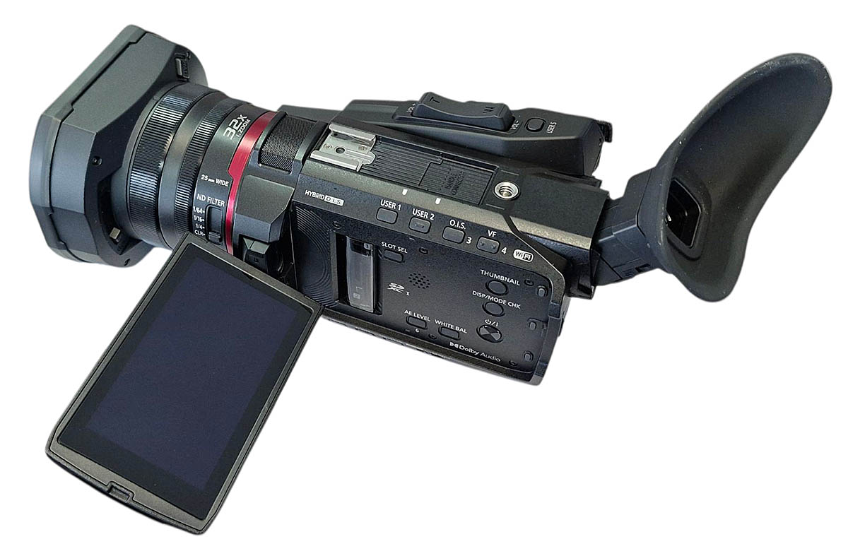Panasonic HC-X1600: detaily na horní perspektivě stroje