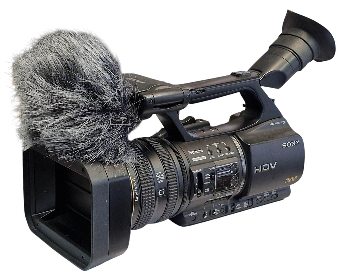 NÁDHERNÁ a PROFI-reportážní kamera Sony HVR-Z5N